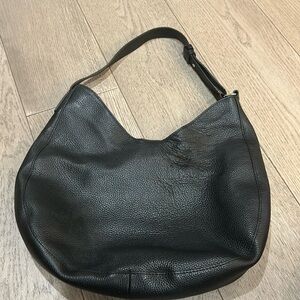 Banana Republic. Real pebble leather shoulder bag.